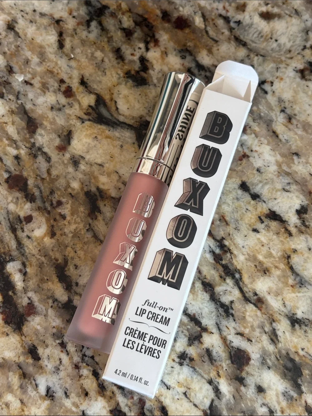 💋🍭White Russian Buxom Full On Plumping Lip Cream